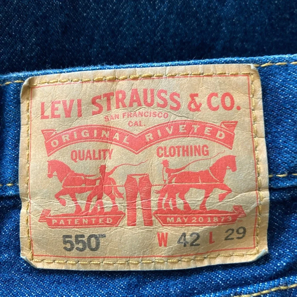 Levi's 550 5 pocket Relaxed Blue Jeans with Classic Denim Style 42x29